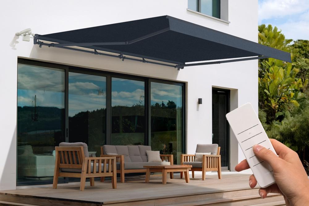 Store banne motorisé semi-coffre FAZZIO 5x3m gris