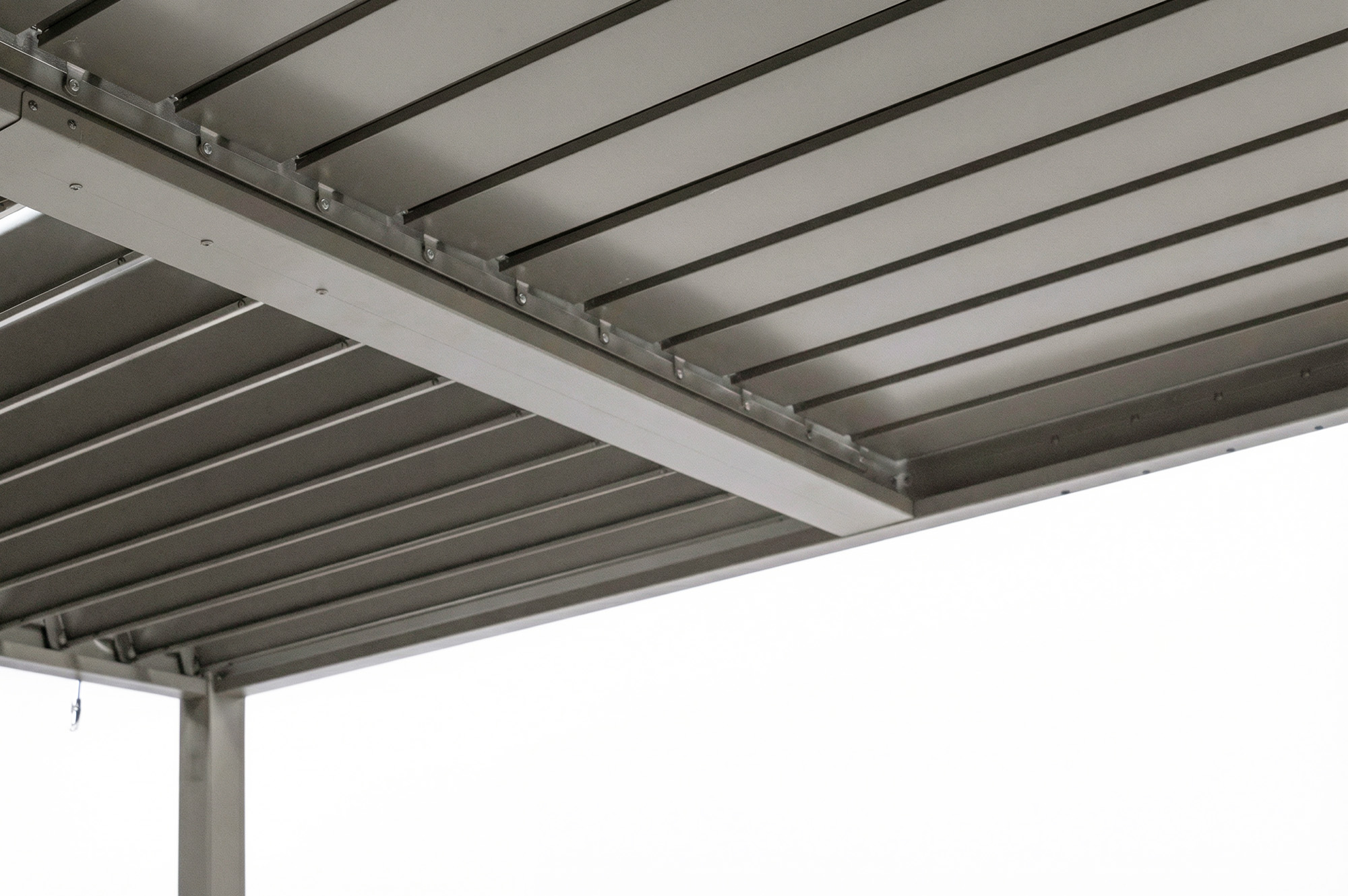 PIANA 3x2m szabadon álló bioklimatikus pergola bézs alumínium kivitelben 11