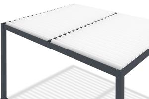 AGOSTA 4x3 bioklimatikus pergola, falra szerelhető, 250 cm magas - Szürke alumínium fehér lécekkel 8