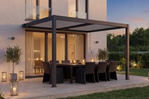 AGOSTA 4x3 bioklimatikus pergola, falra szerelhető, 250 cm magas - Szürke alumínium fehér lécekkel 2