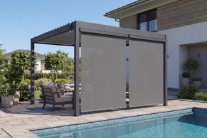 PIANA 3x3m vrijstaande bioclimatische pergola in grijs aluminium met uitschuifbare zonwering aan de 3m-zijde main image