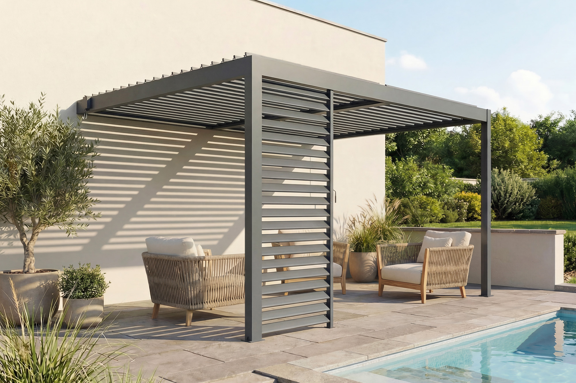 PIANA 4x3m piestiprināta bioklimatiskā pergola pelēkā alumīnija krāsā ar 1 privātuma nodrošināšanas žalūzijām main_image